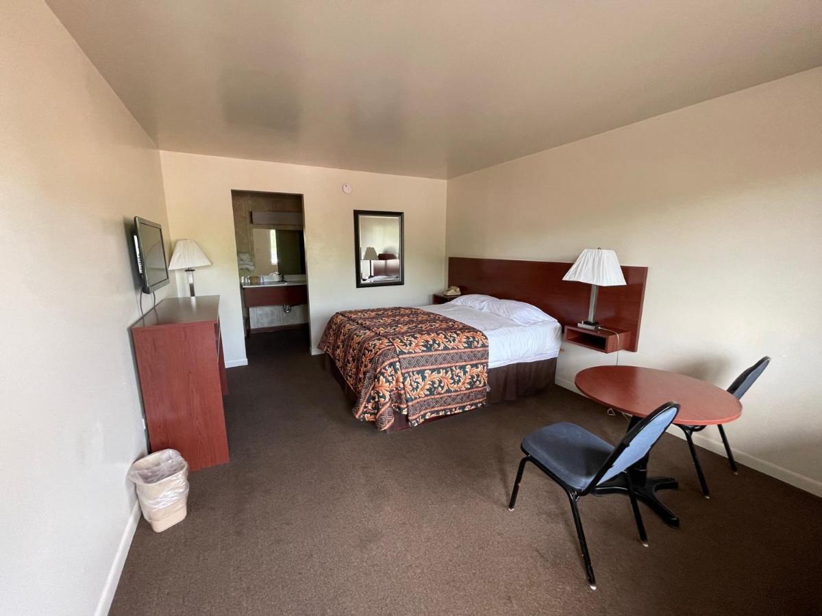 Vibe Inn - Whirlpools Suites - Lyons Eksteriør billede
