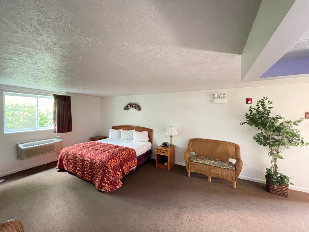 Vibe Inn - Whirlpools Suites - Lyons Eksteriør billede