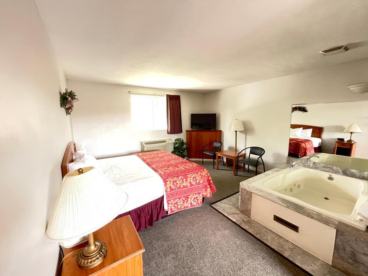 Vibe Inn - Whirlpools Suites - Lyons Eksteriør billede